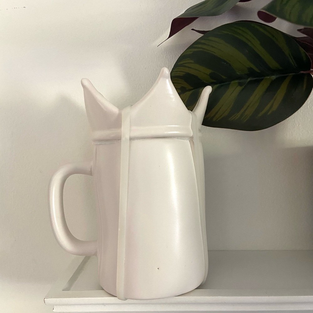 Rae Dunn Queen Mom Mug With Crown Top - Picture 2 of 4